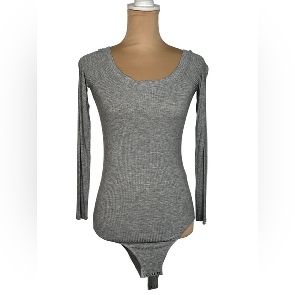 Hollister Gray Long Sleeve Ribbed Bodysuit - Picture 1 of 6